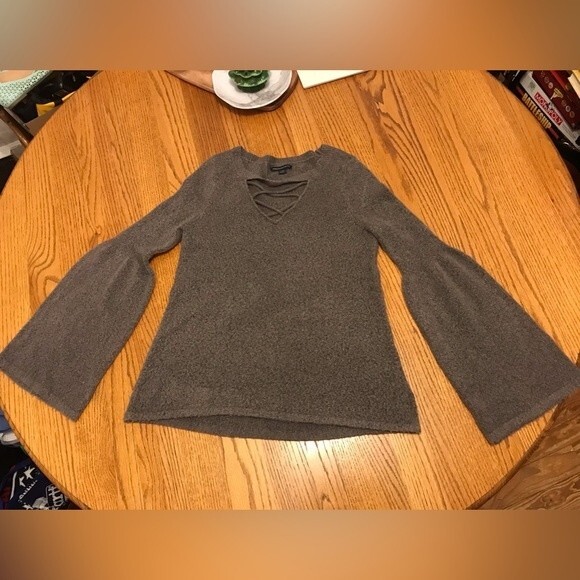 American Eagle Puff Sleeve Cross String Cut Out Neckline Sweater - Picture 3 of 15